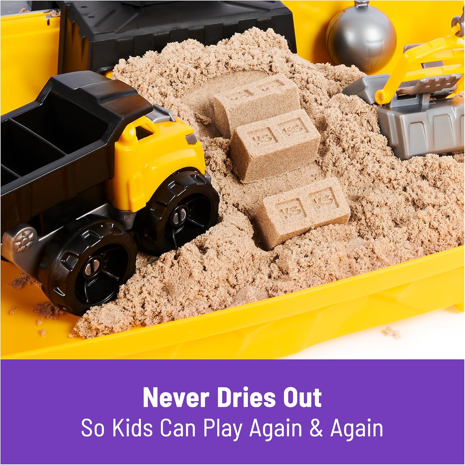 Kinetic Sand, Construction Site Folding Sandbox with 910 g Play Sand & Toy Truck