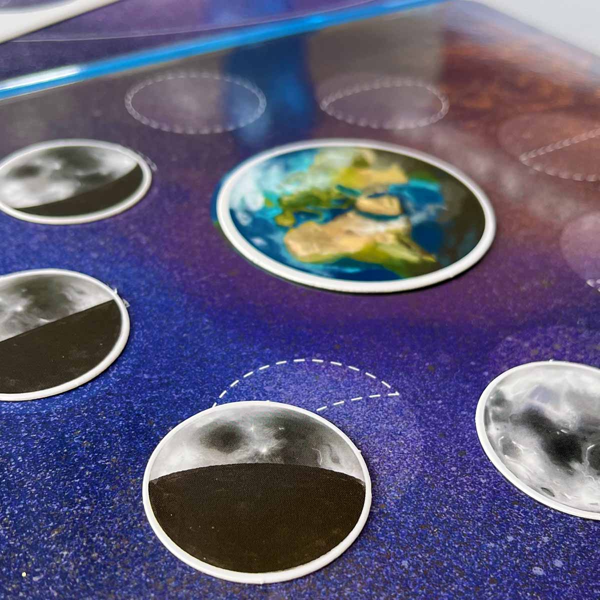 MAGBOOK - magnetic book - Space